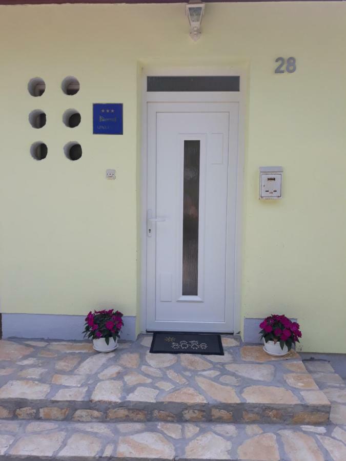 Gospic Riverside Apartment Екстериор снимка