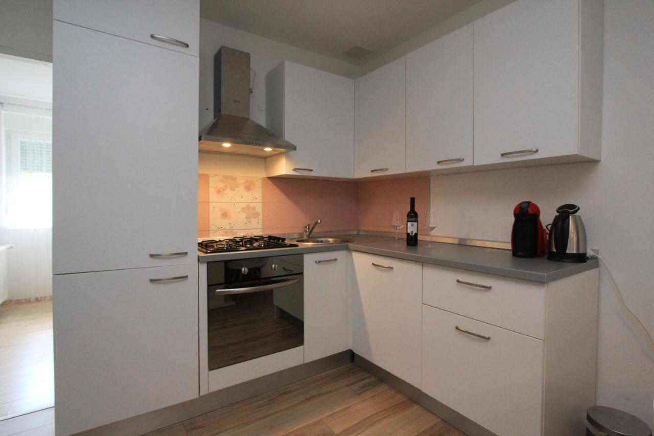 Gospic Riverside Apartment Екстериор снимка